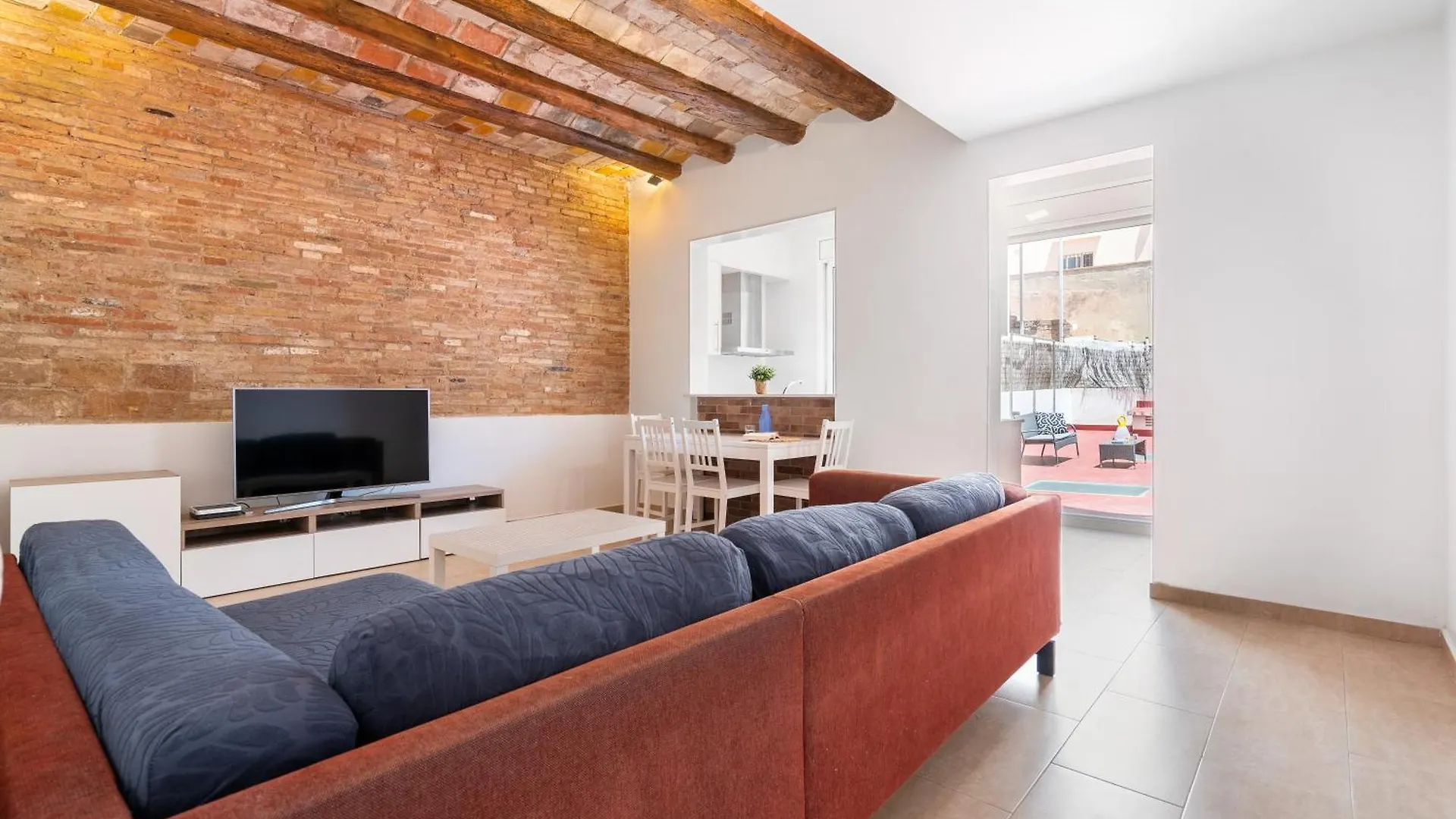 Grcia Charm Sunlit Terrace, Ac & Exposed Brick Apartment Barcelona