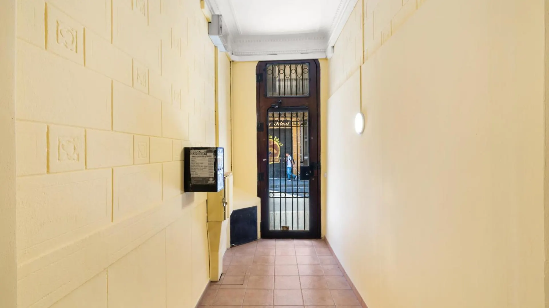 Grcia Charm Sunlit Terrace, Ac & Exposed Brick Apartment Barcelona Spain