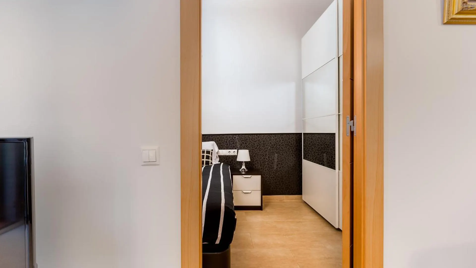 Grcia Charm Sunlit Terrace, Ac & Exposed Brick Apartment Barcelona