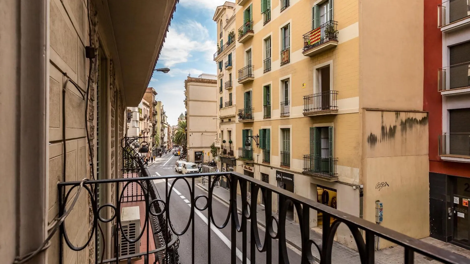 Grcia Charm Sunlit Terrace, Ac & Exposed Brick Apartment Barcelona